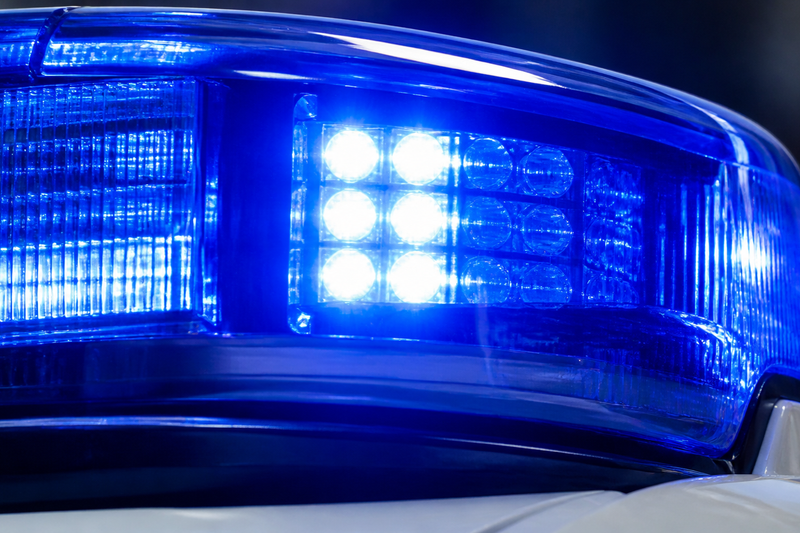 80-Jähriger prallt mit Auto gegen Steinmauer