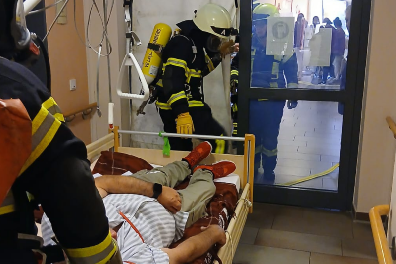 Große Feuerwehrübung in Altenheim in Langenlonsheim