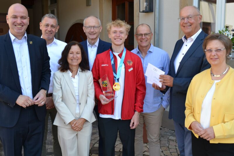 Langenlonsheim ehrt Kanucross Weltmeister Enrico Dietz