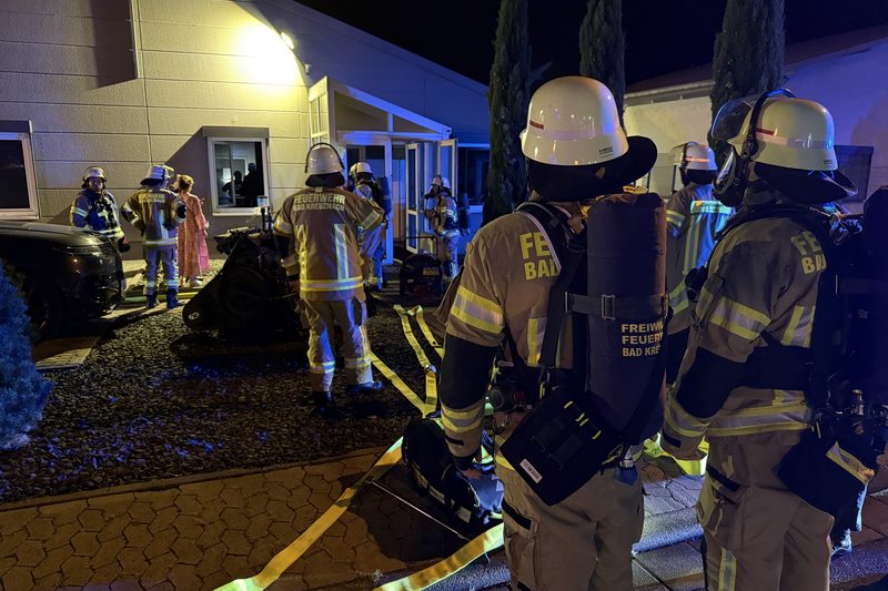 Geliefertes iPad fängt Feuer: Einsatz in Bad Kreuznacher Druckerei