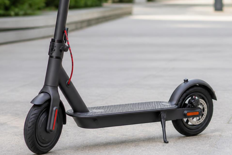 15-Jähriger flüchtet mit E-Scooter vor Polizeikontrolle