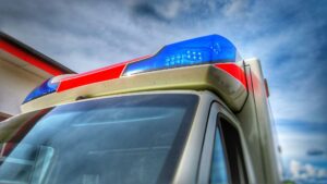 18-Jährige prallt bei Dalberg gegen einen Baum