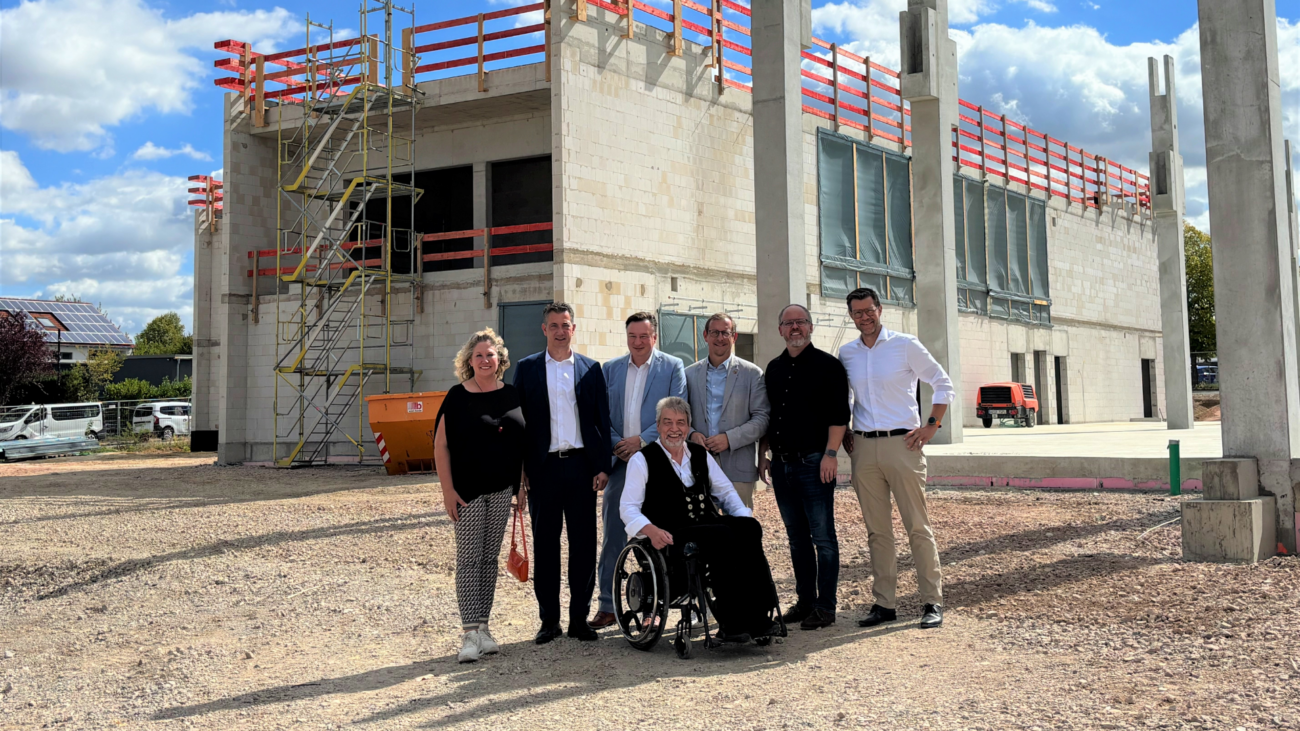 Zusehen sind Bettina Dickes, Emanuel Letz, Uwe Hiltmann, Bernd Süssenberger, Thomas Barth, Steffen Wolf, Oliver Kohl