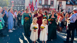 Rebekka I. gekrönt: 80. Rotweinfest in Ingelheim eröffnet