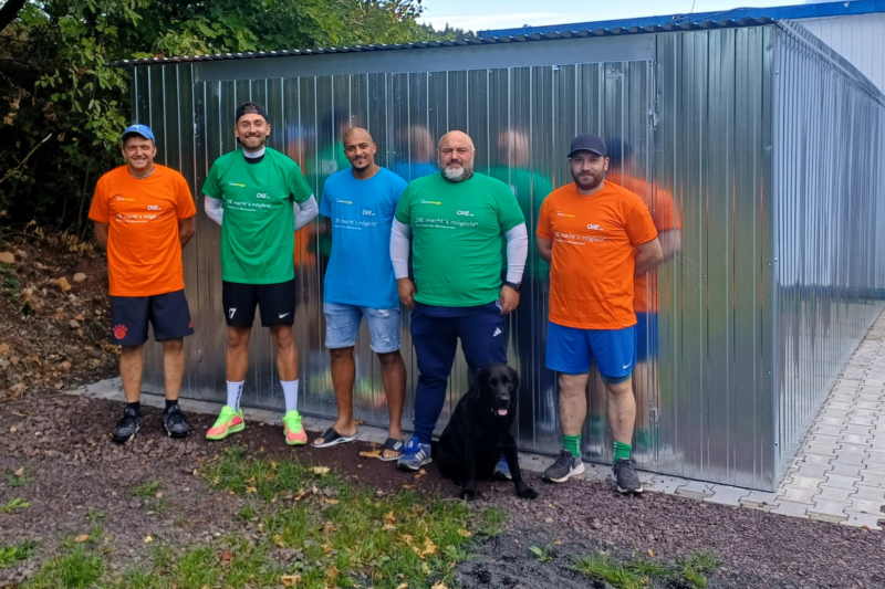 Spende sichert neues Gerätehaus für die Sportanlage Finsterheck