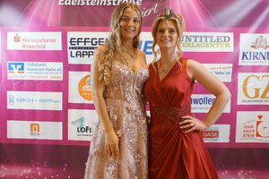 Aline Stanek zur 25. Deutschen Edelsteinkönigin gekrönt