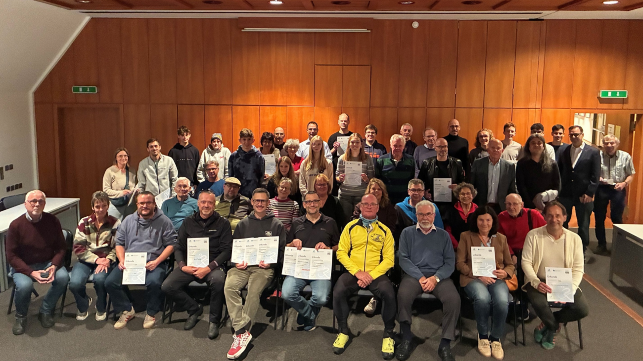 Bei der Abschlussveranstaltung in Rathaus Bad Kreuznach ehrte wurden die Siegerinnen undSieger mit Urkunden aufgezeichnet