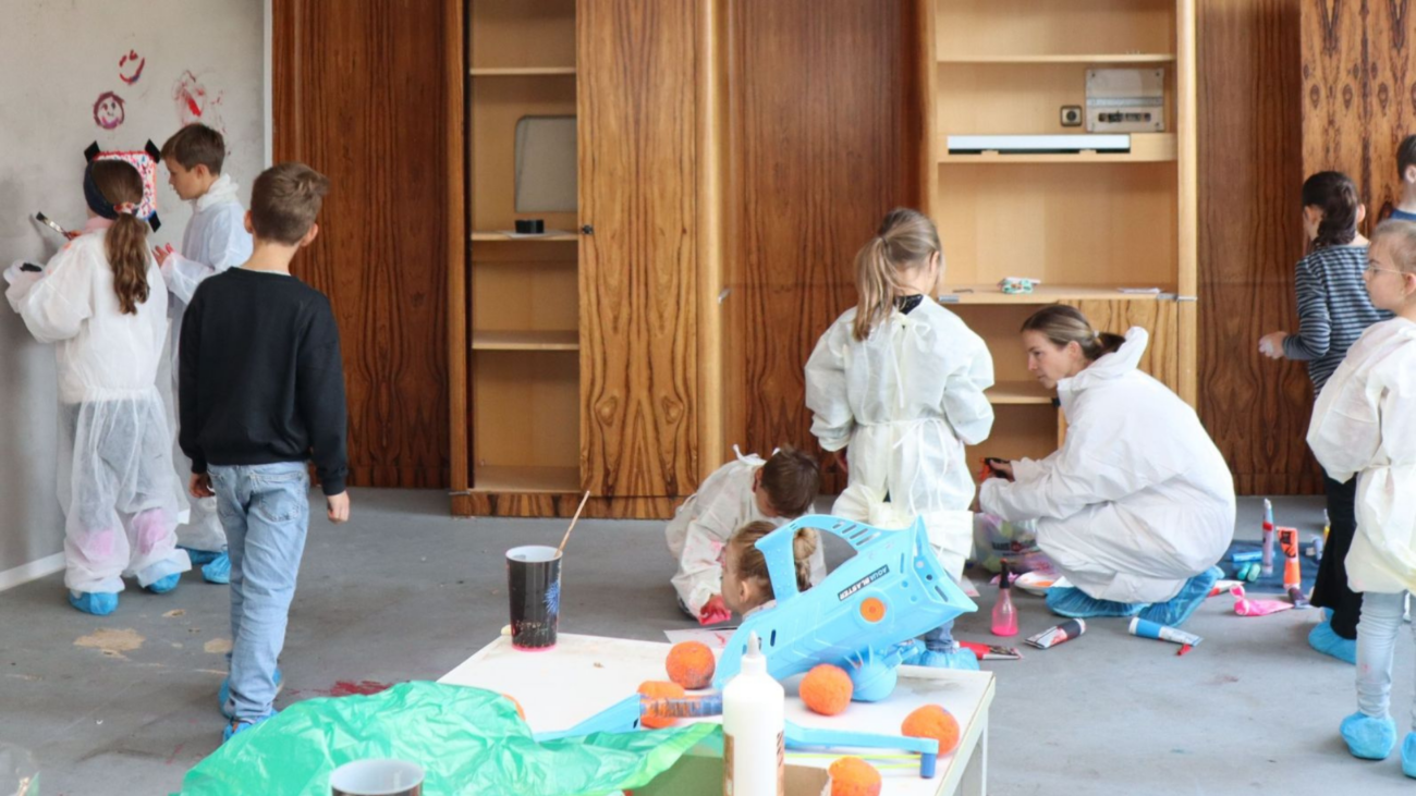 „Action Painting“ im Ferienprogramm
