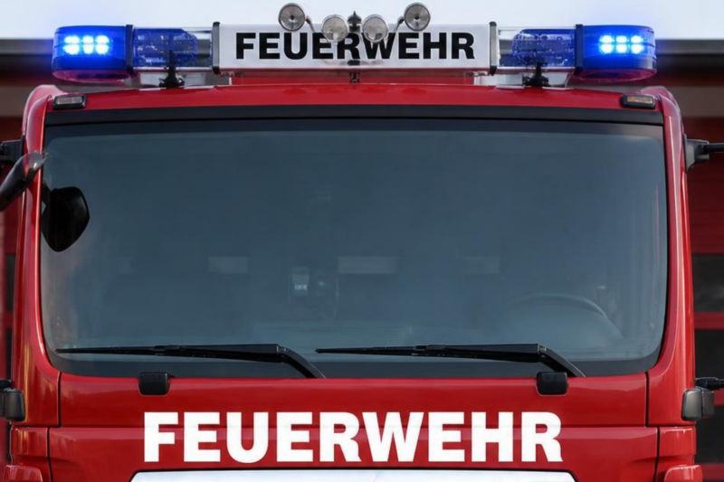 Feuerwehr rettet Bewohner bei Dachstuhlbrand