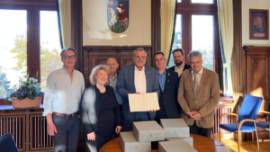 Freimaurerloge übergibt historisches Archiv an die Stadt Bingen
